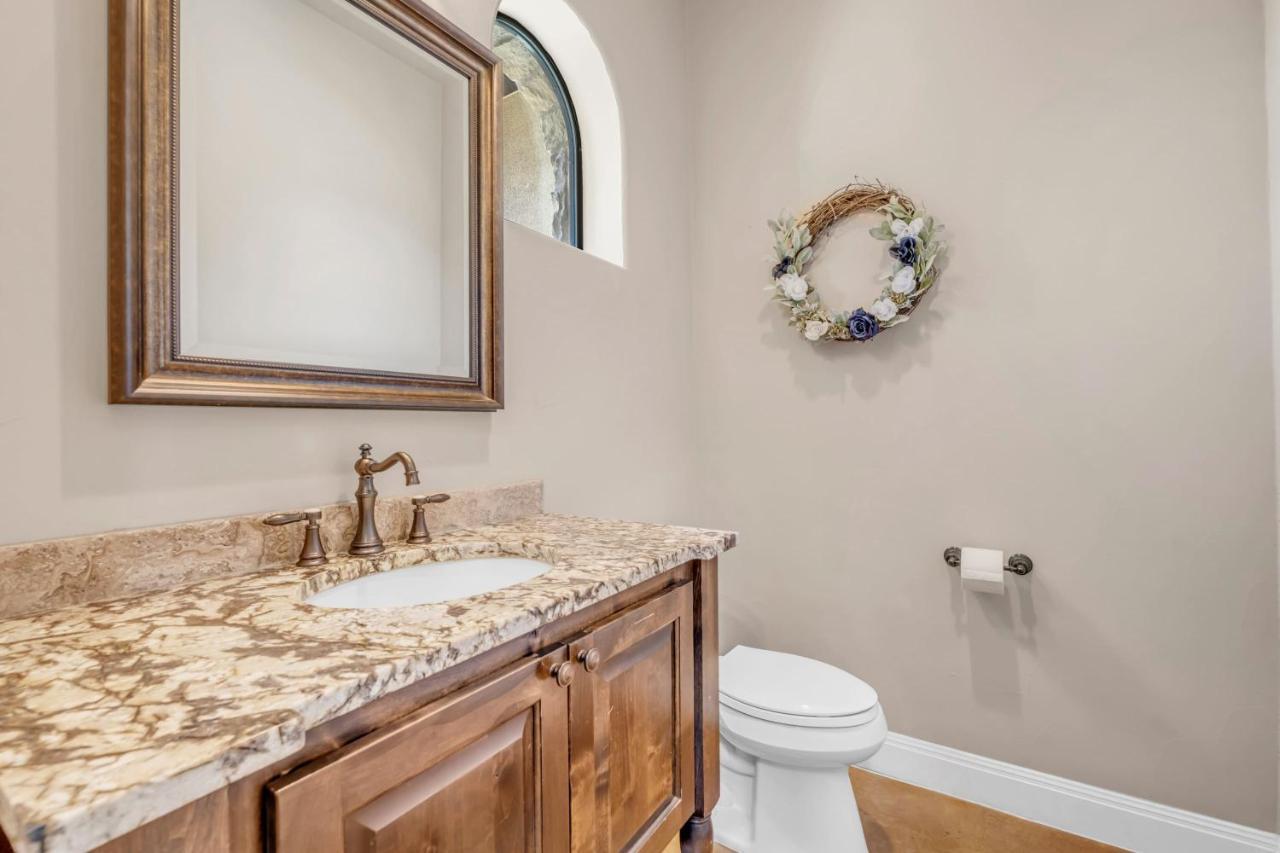 119 Christopher Concierge Services Available Kingsland Экстерьер фото